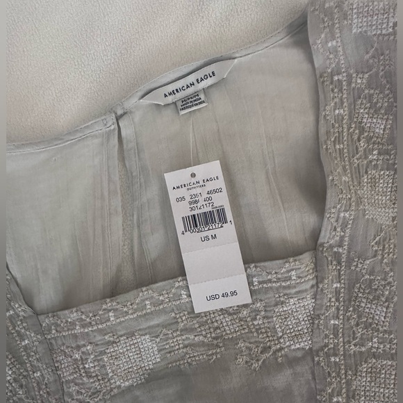 NWT | American Eagle Outfitters Light Gray Embroidered V-Neck Peasant Top - Picture 5 of 5
